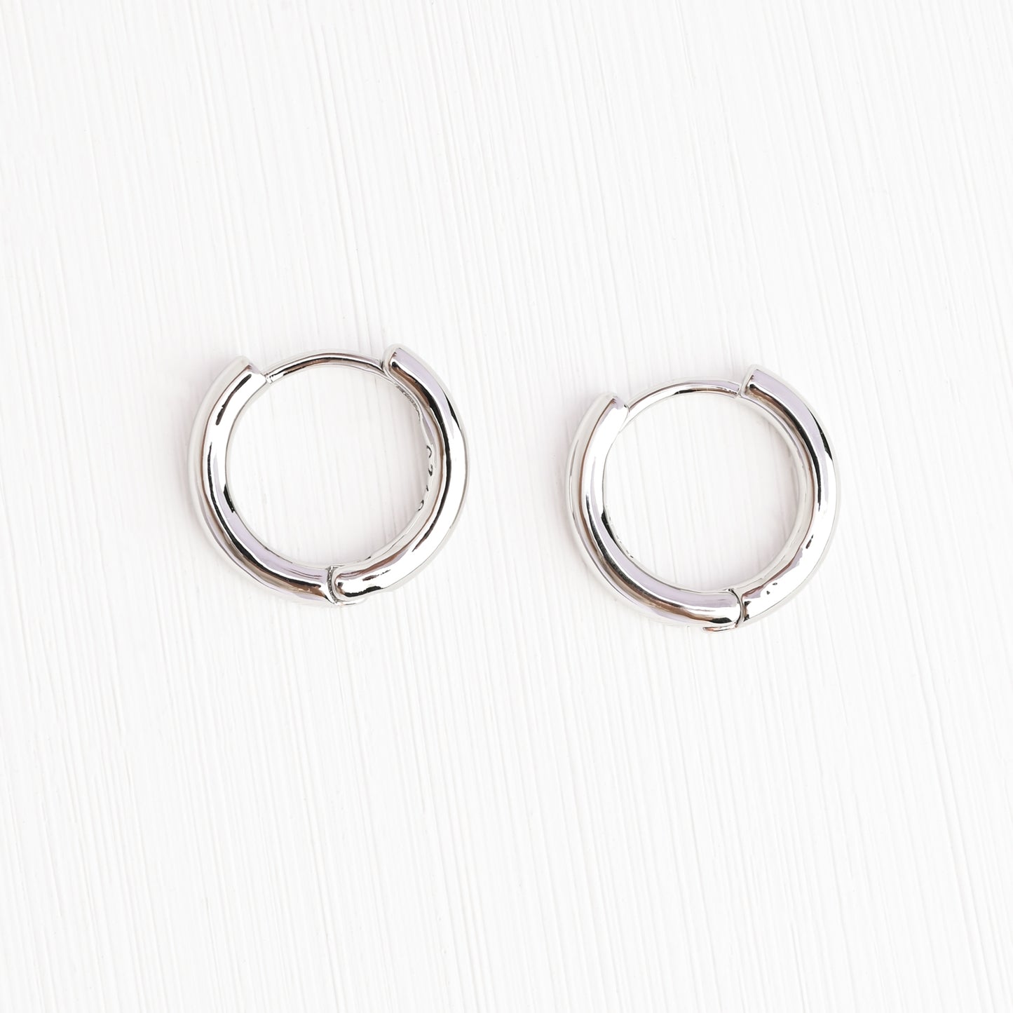 Ear Hoop Platinum 16mm