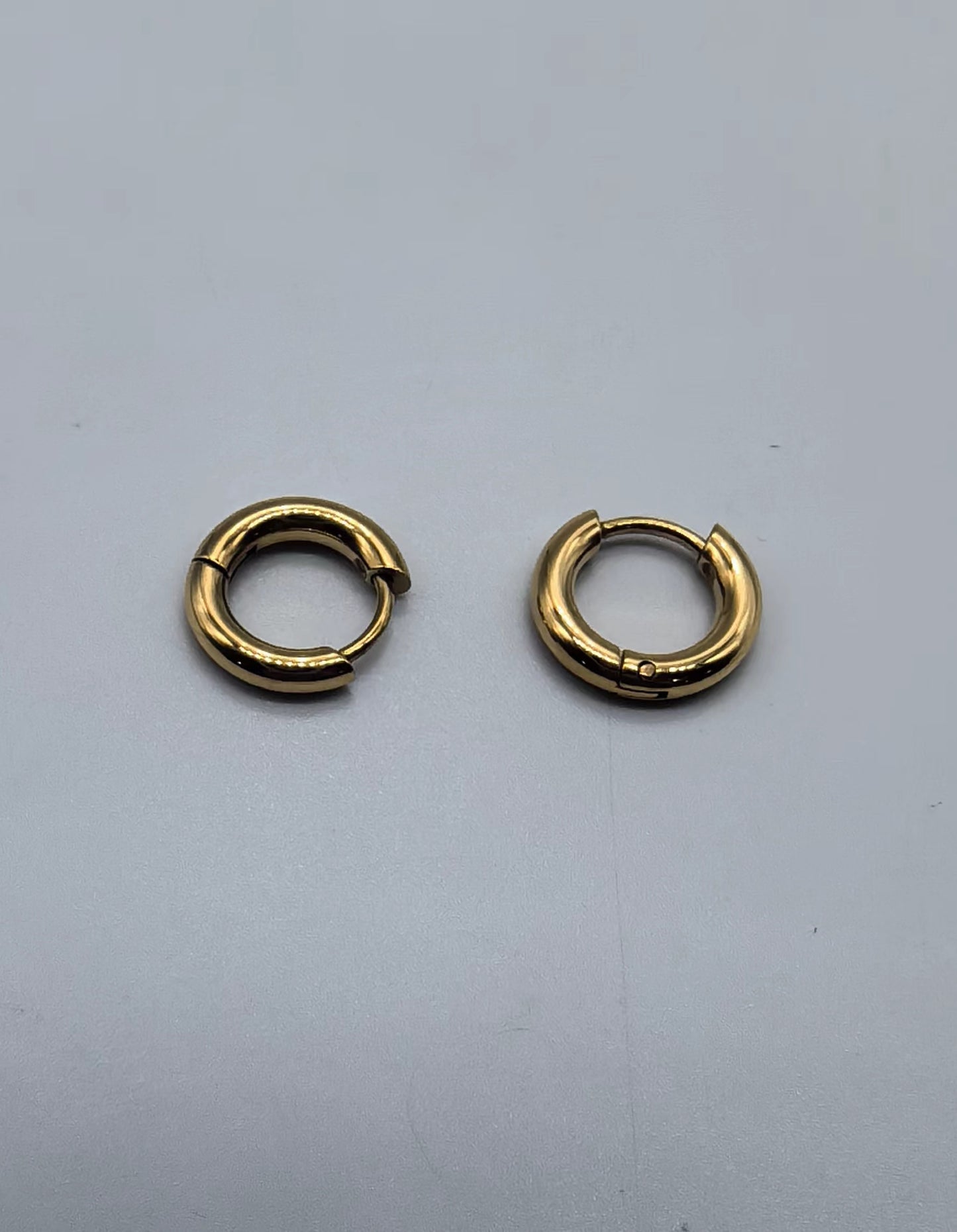 13x2.5mm Huggie Hoop-Gold