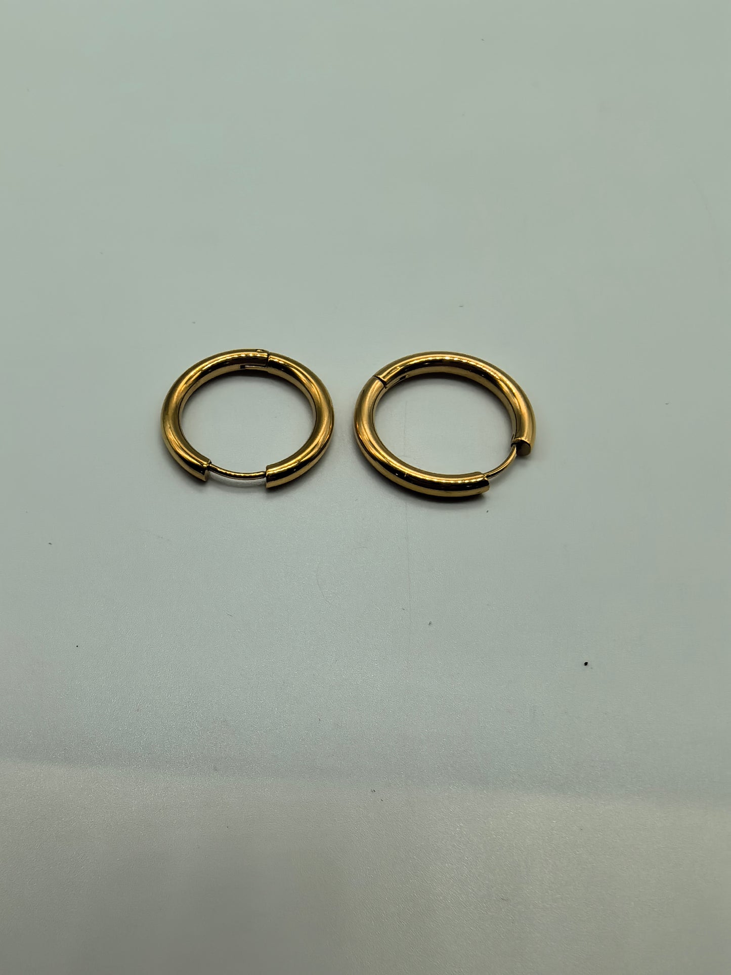 24x3mm Huggie Hoop-Gold