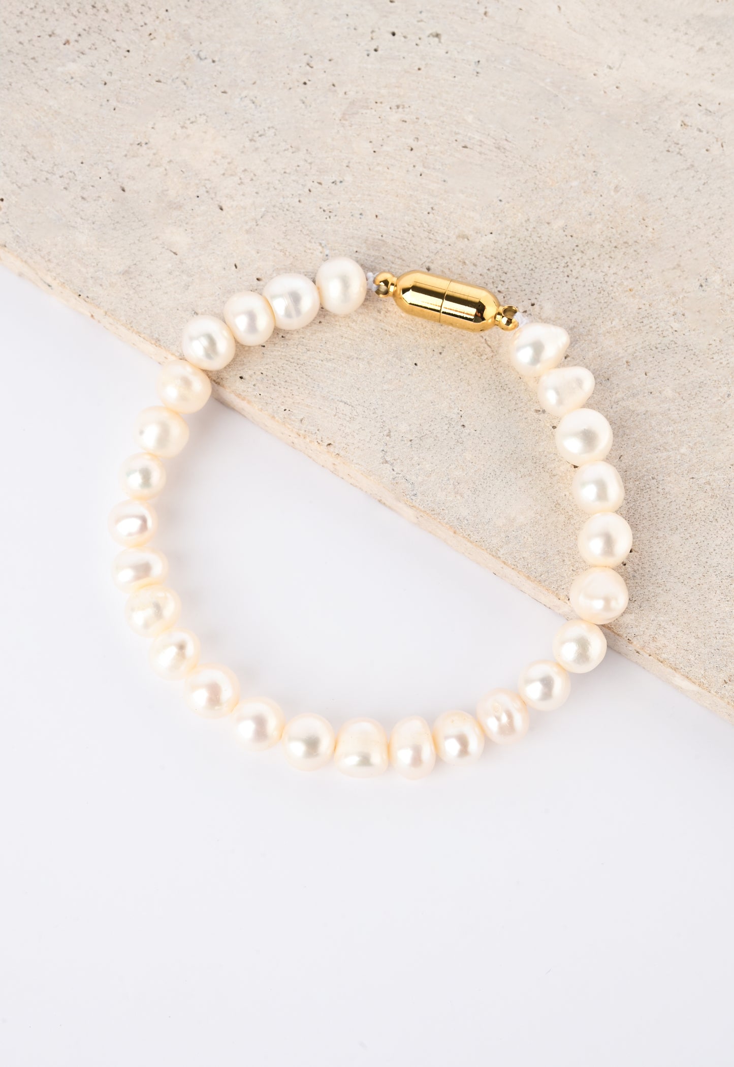 Magnetic Link Pearl Bracelet