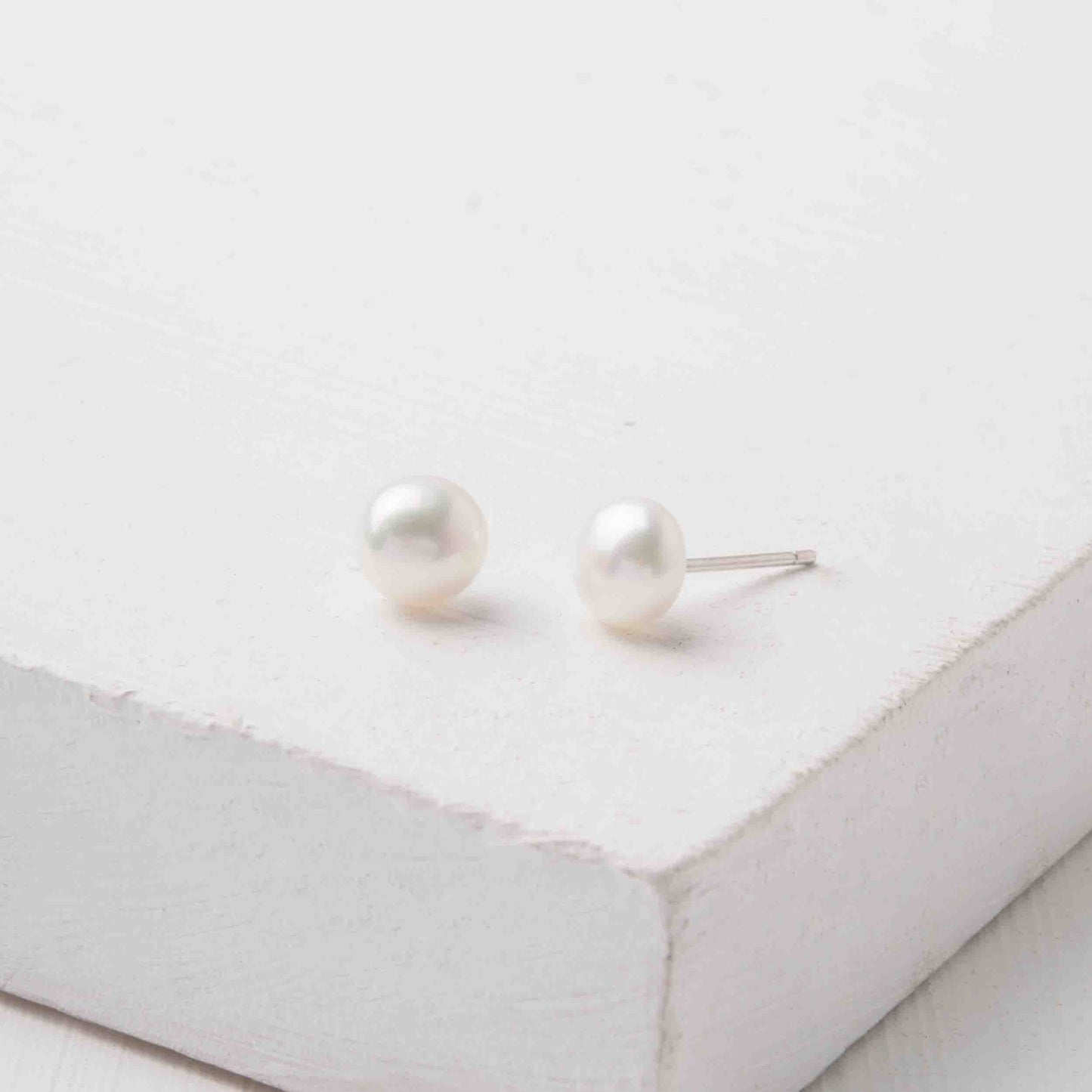Elle Pearl Earrings
