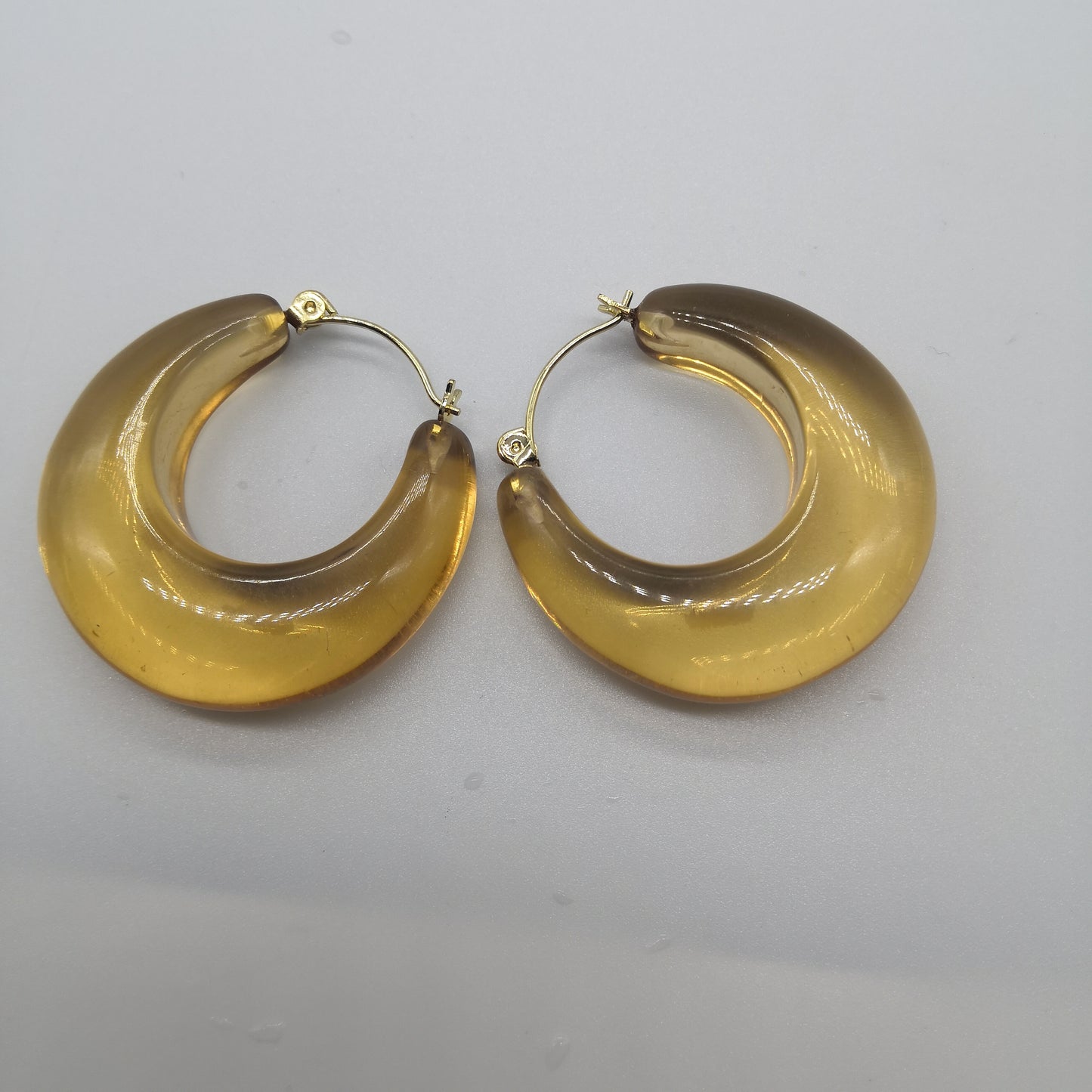 Resin hoops (amber)