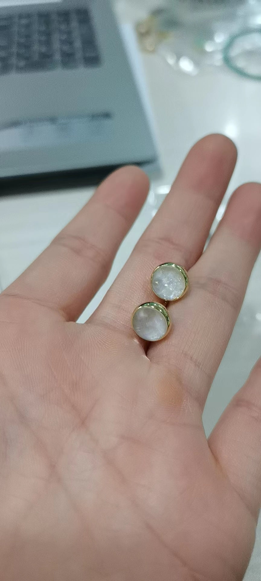 Luminous Studs JESP1382