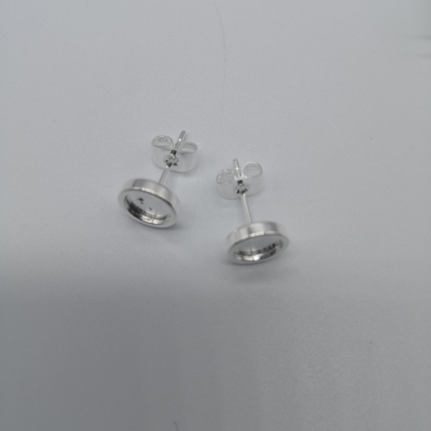 Bezel Post Earring (silver)