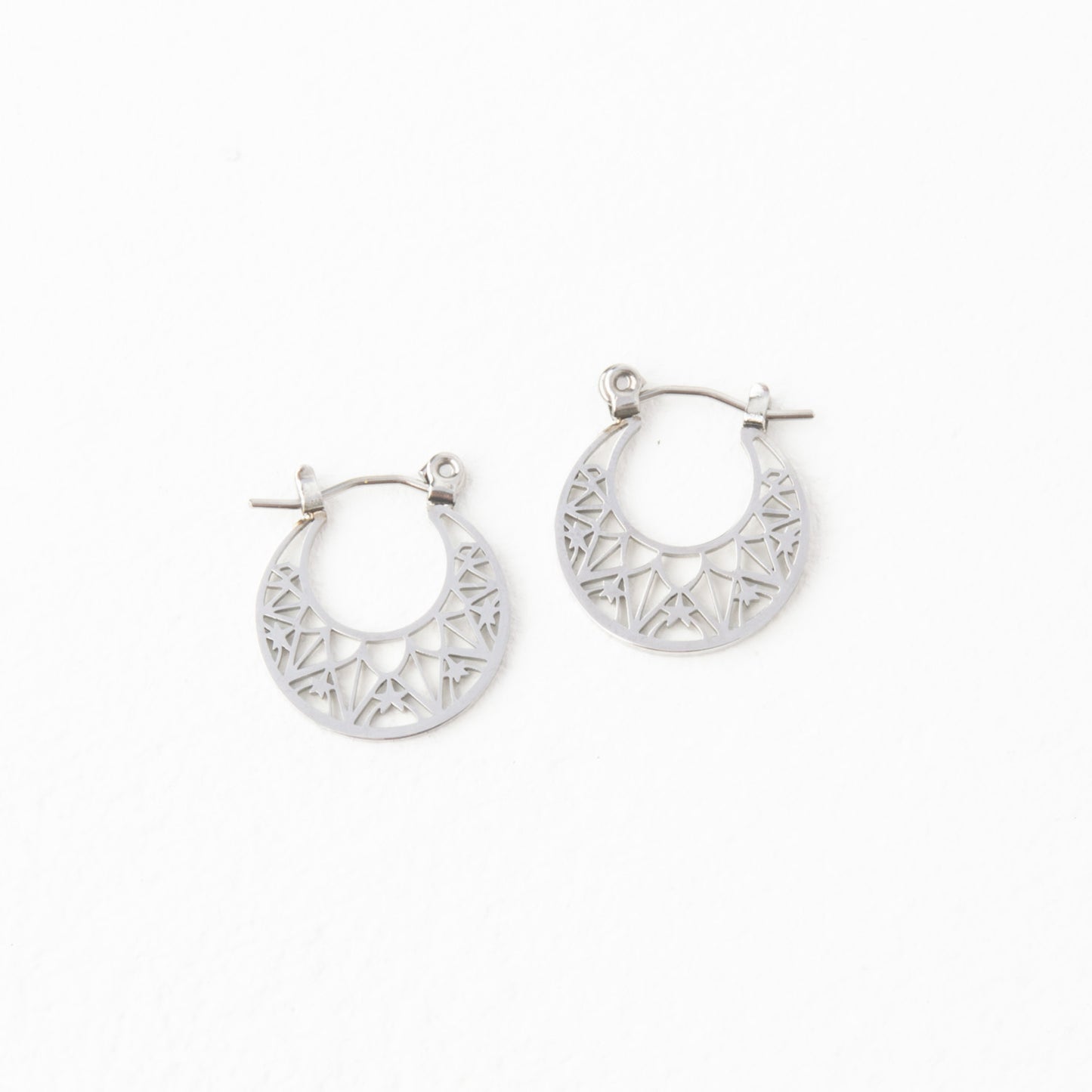 Wreath Earrings in Silver