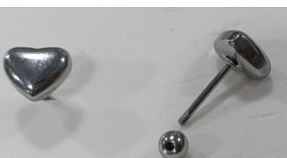 silver heart studs with screw post (Stainless steel)
