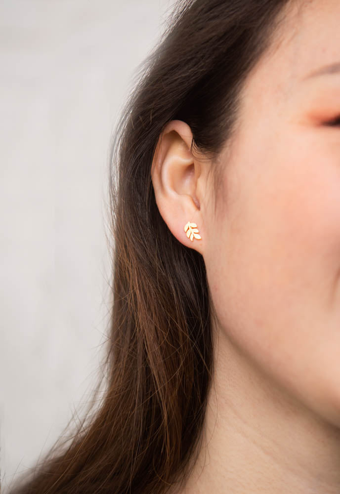 Frosted Rowen Stud Earrings