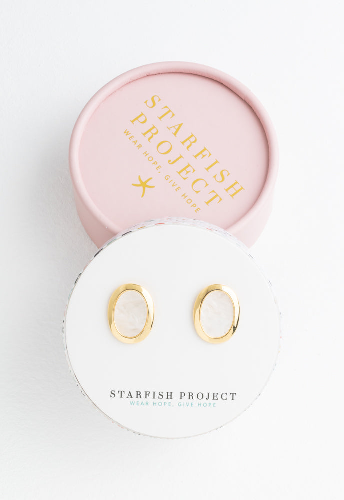 Reflection Studs in Ivory