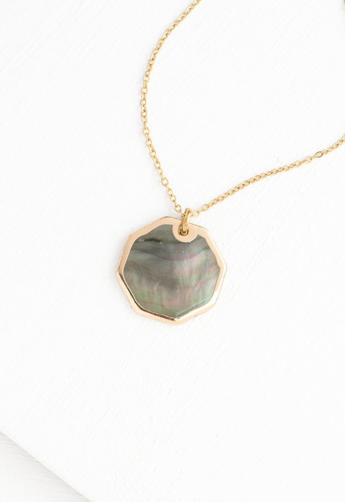 Graceful Mother of Pearl Necklace