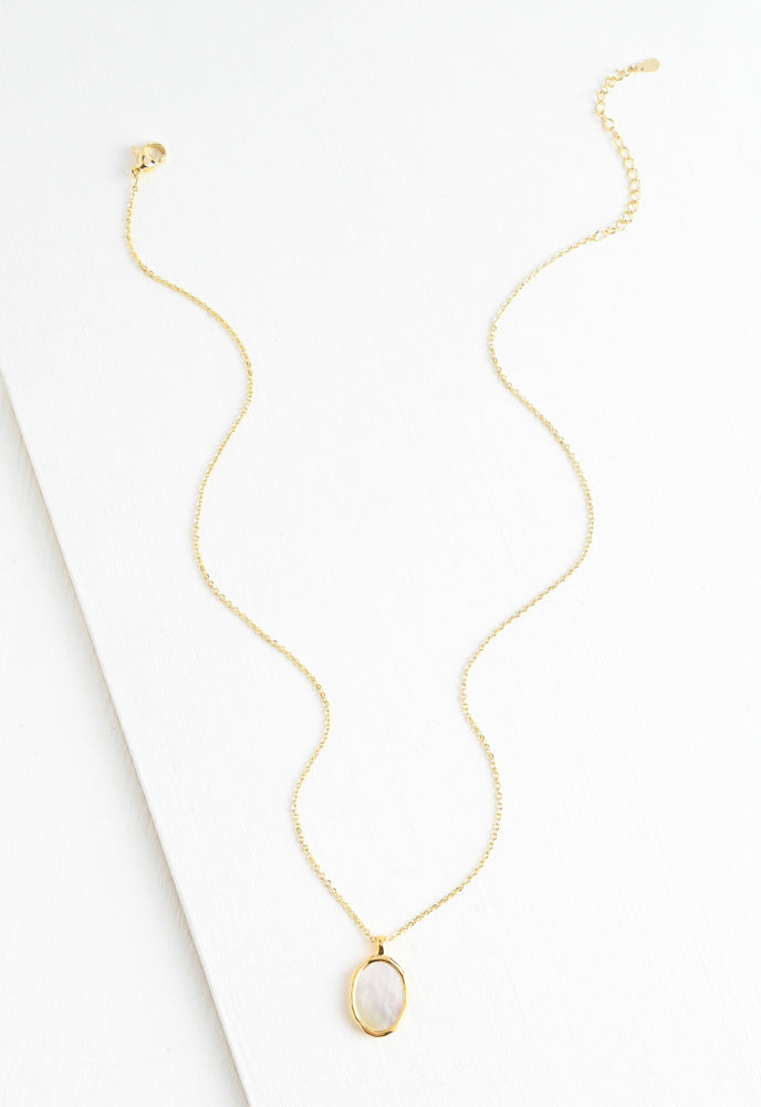 Picture Perfect Mother of Pearl Necklace