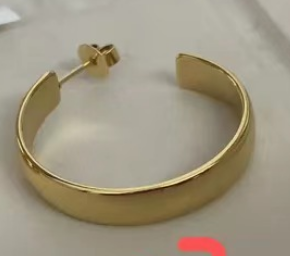 Gold Hoops（ 30mm x 5.5mm）