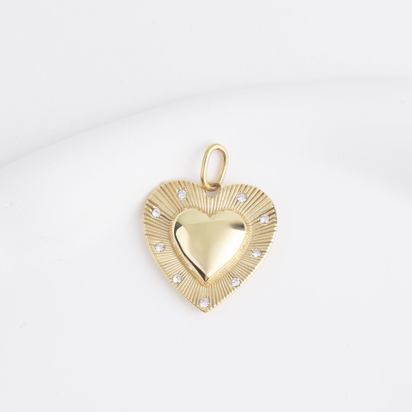 CRYSTAL HEART PENDANT