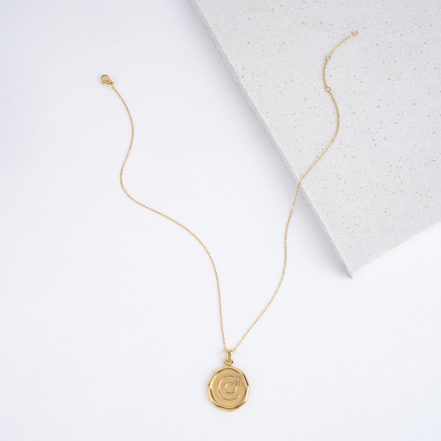 25mm gold pendant necklace