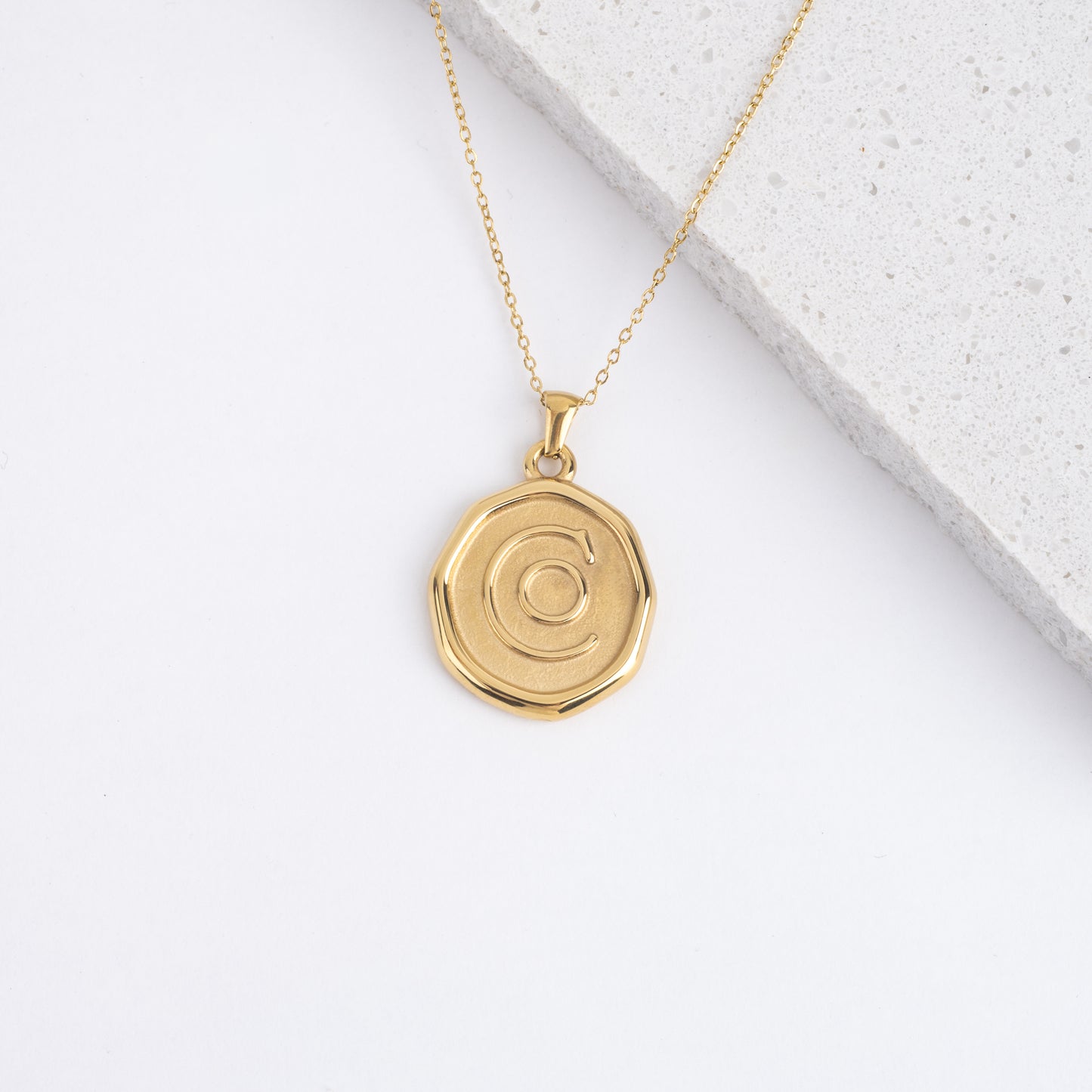 25mm gold pendant necklace