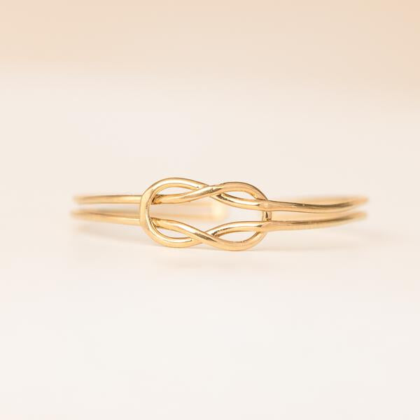 Deboroah Knot Gold Ring