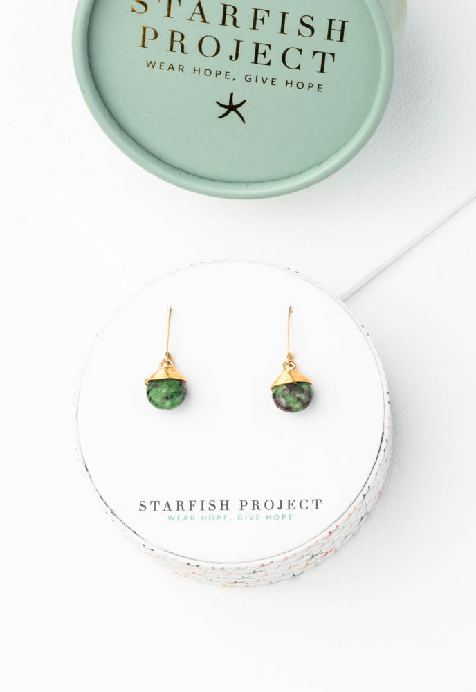 Drops of Delight Earrings in Emerald Green