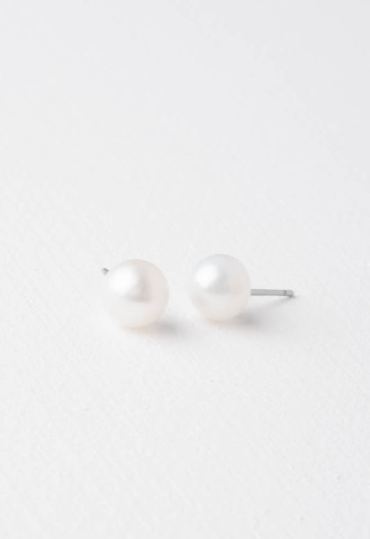 Lily Classic Pearl Earrings