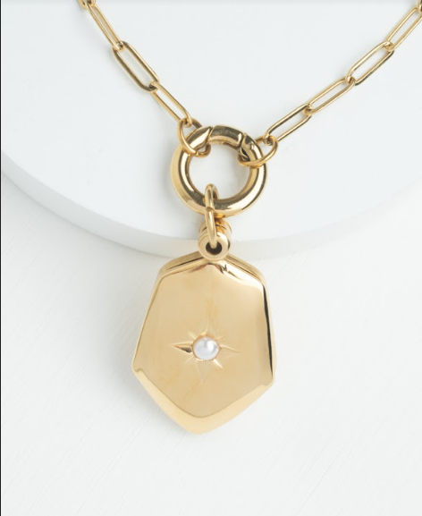 ND5378 - Maximalist Locket  Version B- Round 2