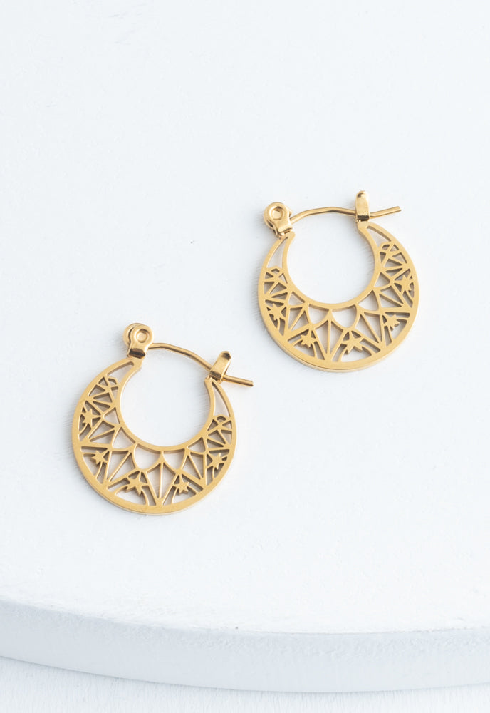 Wreath Earrings in Gold