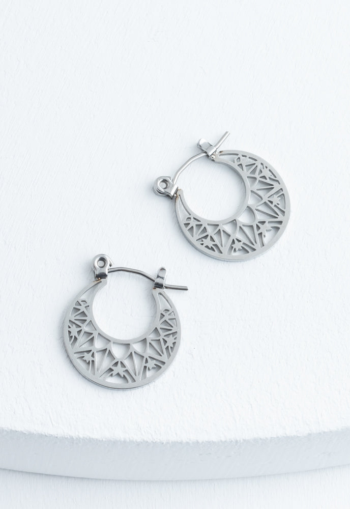 Wreath Earrings in Silver