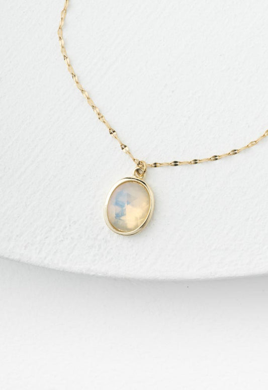 Seaside Dream Necklace in Iridescent Cloud