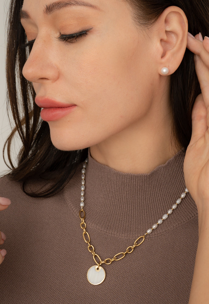 Lily Classic Pearl Earrings