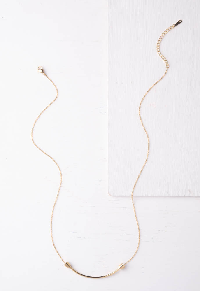 Brave Curve Necklace Gold SKBN81
