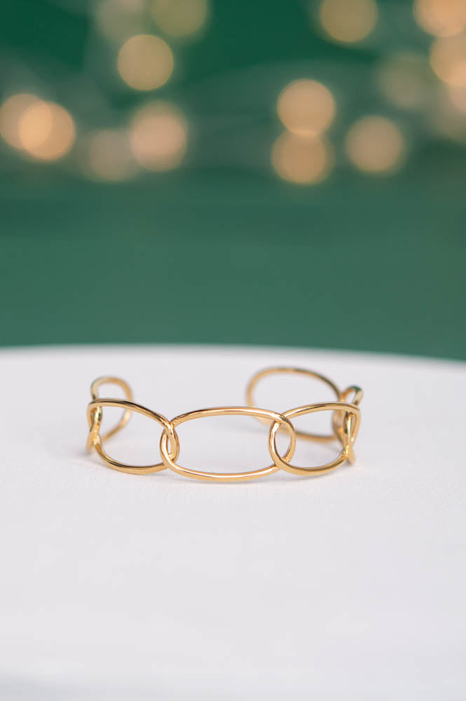 Hand in Hand Gold Cuff