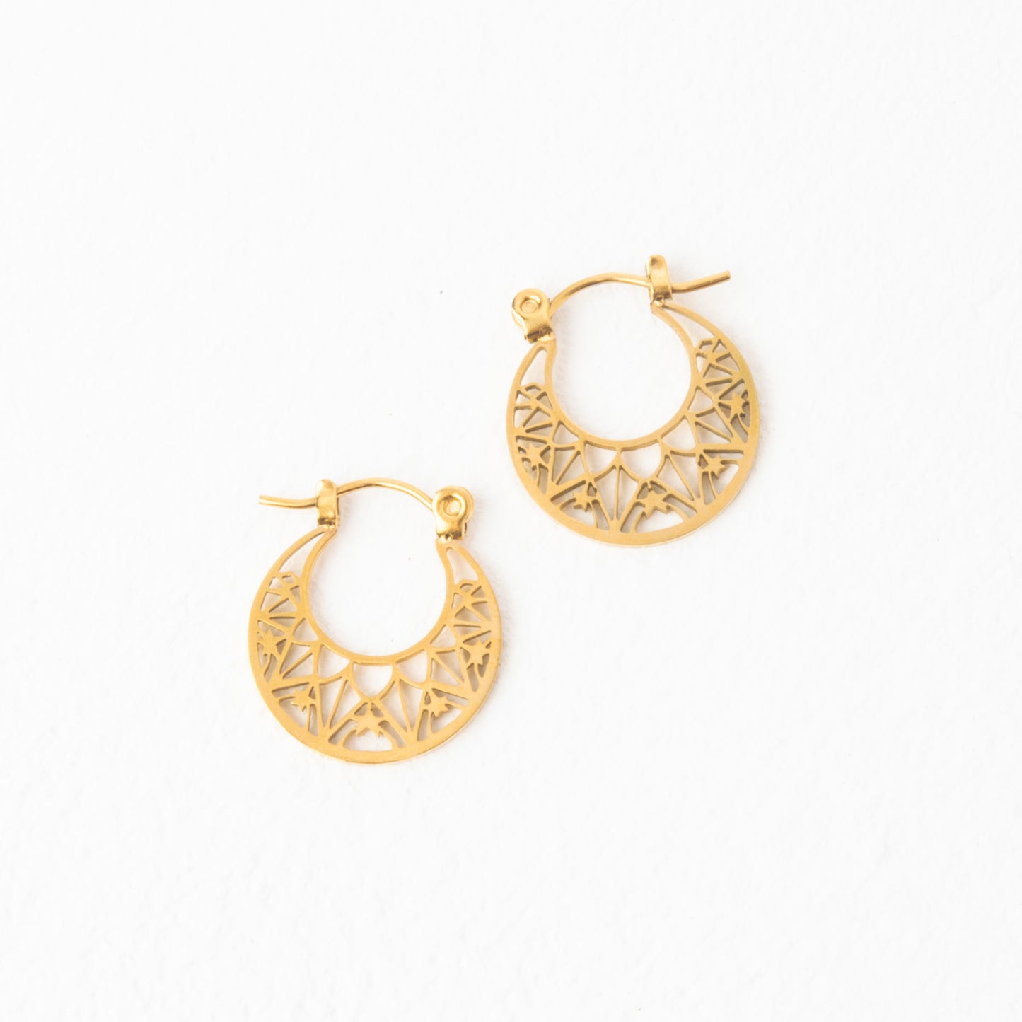 Wreath Earrings in Gold