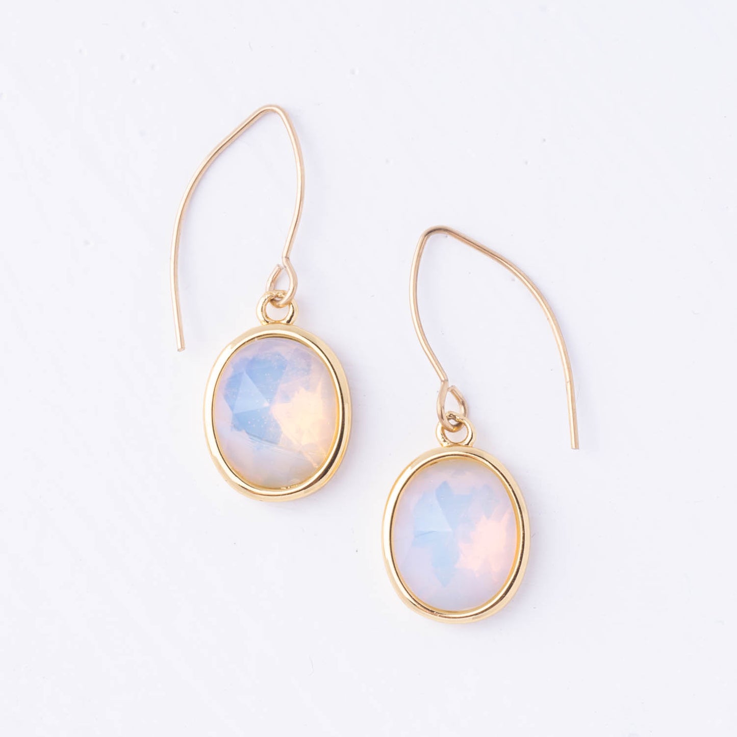 Seaside Dream Earrings in Iridescent Cloud