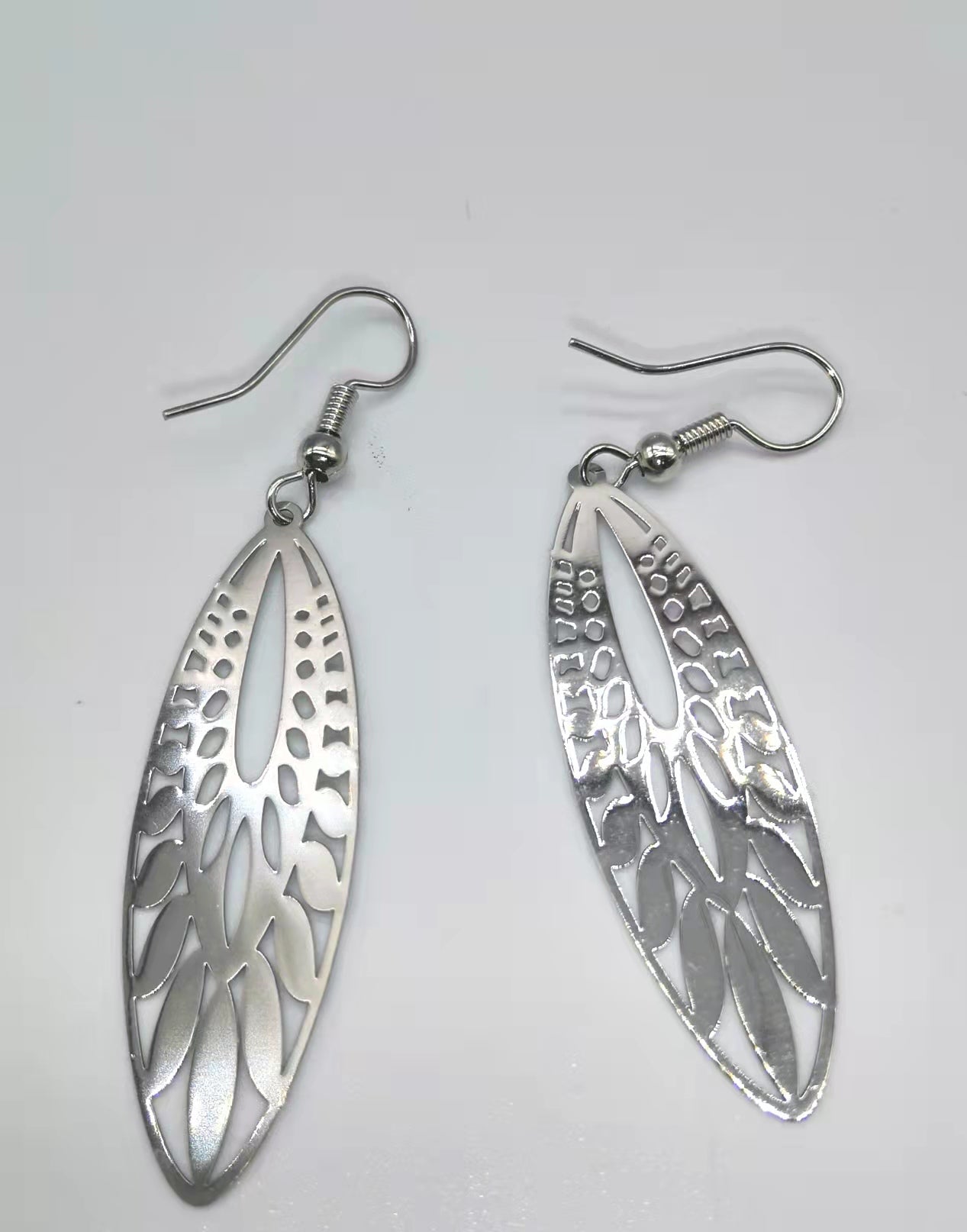Light Weight Metal Earring in Silver